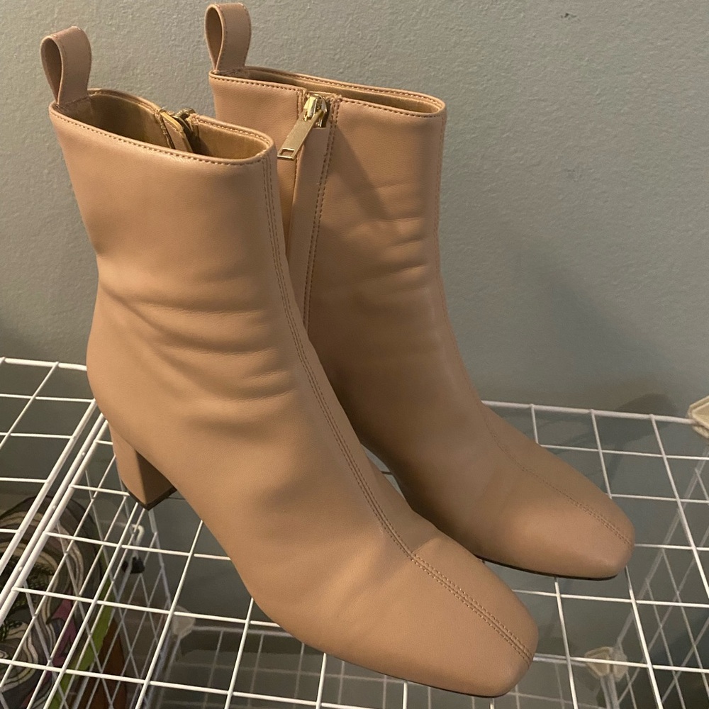 Beige chelsea boots